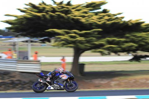 Mahias starts World Supersport title defence with victory