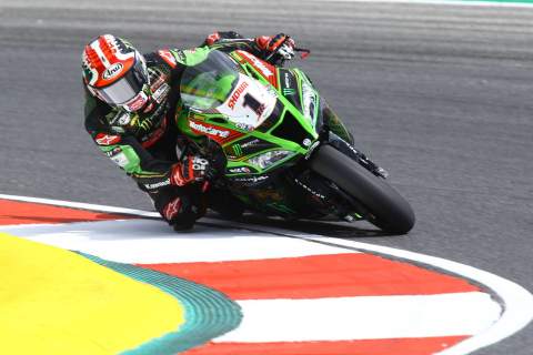 Rea melaju ke WorldSBK Portimao menang saat Redding berjuang keras