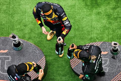 Race winner Max Verstappen (NLD) Red Bull Racing celebrates with second placed Lewis Hamilton (GBR) Mercedes AMG F1 and