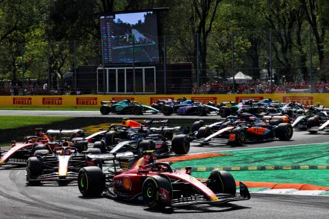 Carlos Sainz Jr (ESP) Ferrari SF-23 leads at the start of the race. Formula 1 World Championship, Rd 15, Italian Grand