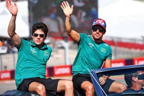 (L to R): Lance Stroll (CDN) Aston Martin F1 Team and Fernando Alonso (ESP) Aston Martin F1 Team on the drivers' parade.
