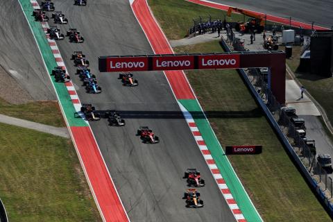 Lando Norris (GBR) McLaren MCL60 leads at the start of the race. Formula 1 World Championship, Rd 19, United States Grand