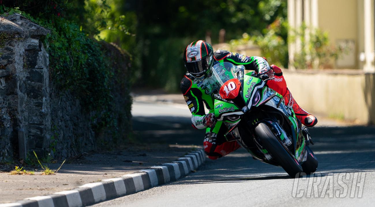 TT Ilha de Man 2022 – Peter Hickman vence primeira corrida Superbike