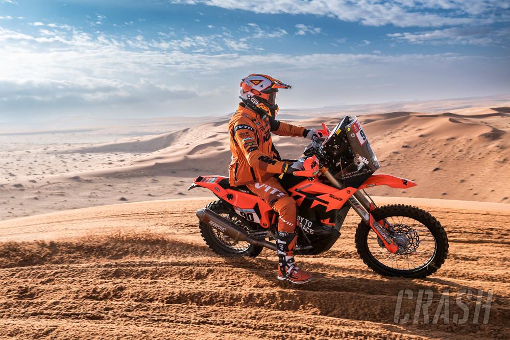 ‘Sangat cepat dan sangat menyenangkan’ – Petrucci kembali ke jalurnya di Dakar Stage 3 |  MotoGP