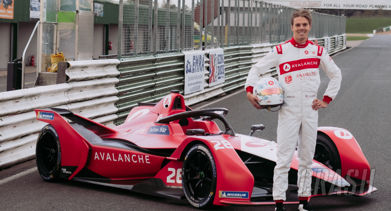 Askew akan melakukan debut Formula E bersama Andretti di musim kedelapan |  Formula E