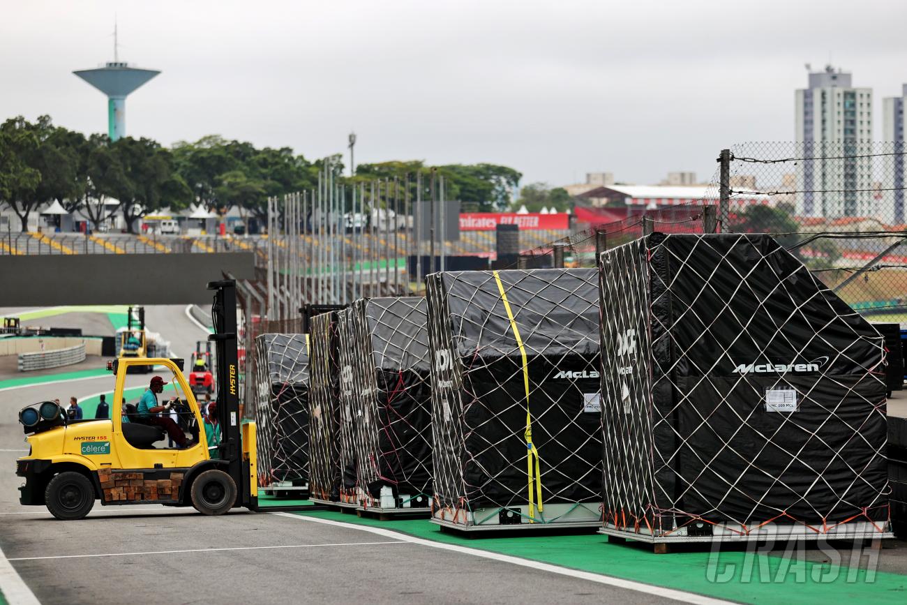 F1 membebaskan jam malam di Brasil karena tim menghadapi sepanjang malam di tengah penundaan pengiriman |  F1