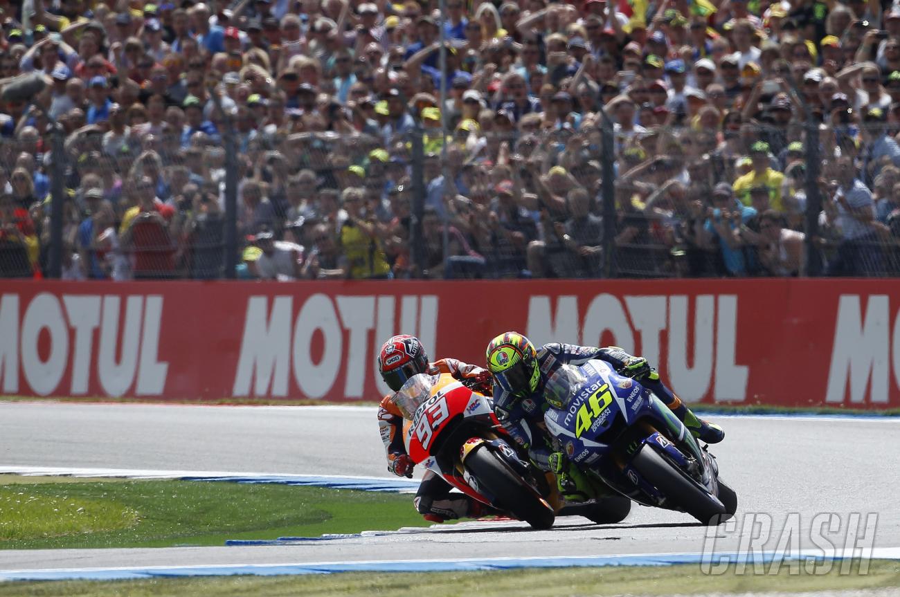 valentino rossi vs marc marquez assen 2015