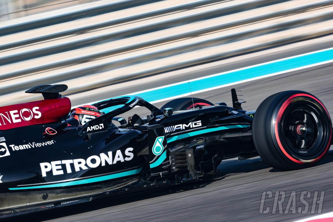 Mercedes sukses menyalakan mobil F1 W13 jelang musim 2022 |  F1