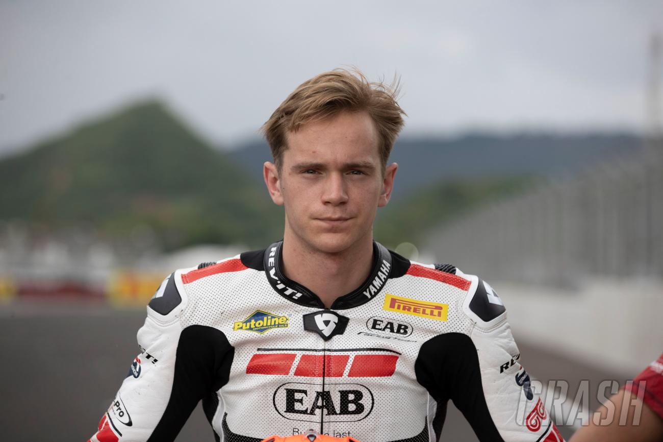 Van Straalen menandatangani kembali kontrak dengan EAB Racing untuk musim WorldSSP 2022 |  Dunia Supersport