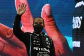Hamilton returns to Mercedes factory ahead of 2022 F1 season