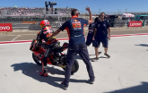 Los mecánicos de Max Racing bloquean a Fernández en la clasificación de Moto3 en Aragón (Tech3).