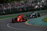 Hamilton menginginkan perbaikan komunikasi Mercedes F1