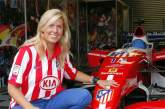 Marussia sign female test driver