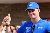 Mick Schumacher (GER) Tim Haas F1 pada parade pembalap.  Kejuaraan Dunia Formula 1, Rd 19, Grand Prix Amerika Serikat,