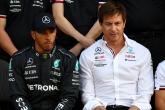 (de izquierda a derecha): Lewis Hamilton (GBR) Mercedes AMG F1 con Toto Wolff (GER) Accionista y CEO de Mercedes AMG F1 en un