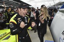 Simon Pagenaud mengklaim tonggak karir Indy 500 pole