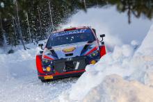 Neuville strikes late to take lead at Rally Sweden