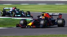 Verstappen击败汉密尔顿赢得F1史上第一场短跑比赛