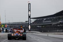 Hujan membuat kualifikasi Indy 500 terombang-ambing