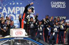 Alex Bowman fends off Kyle Larson for maiden NASCAR win at Chicago