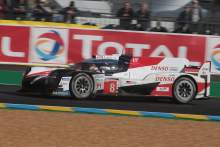 丰田TS050混合动力车- LMP1 - Sébastien Buemi(CHE)， Kazuki Nakajima(日本)，Fernando Alonso(ESP)
