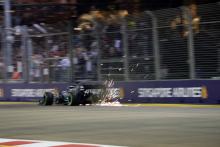Hamilton edges Verstappen in Singapore FP2, traffic hinders Ferrari