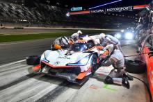 Cadillac/Acura battle rages through the night at Daytona