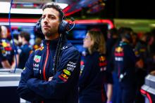 Menonton Balapan Kandang dari Pitwall, Ricciardo 'Terluka'