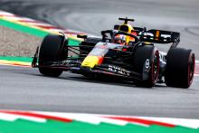 Verstappen dominance continues in rain-hit FP3 as Sargeant shunts