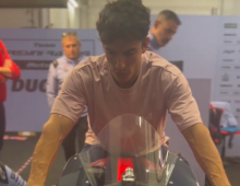 FOTO: Marquez Menaiki Motor Ducati untuk Pertama Kalinya