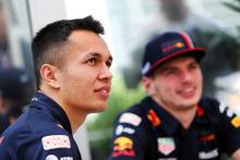 Albon tahu dia perlu "menutup celah" dengan Verstappen