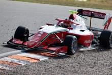勒克莱尔抵制萨吉安特赢得首场赞德沃特F3短跑比赛