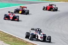 Menang Feature Race F3 Spanyol, Martins Puncaki Klasemen