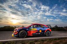 Evans' early pace was a wake-up call, admits Neuville