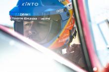 Alonso hits trouble as Dakar hopes dealt blow