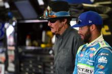 Bubba Wallace survives chaos to take 3rd place finish at Indianapolis