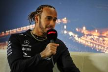 Hamilton menunda pembicaraan kontrak Mercedes