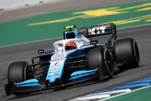 Williams breaks F1 curfew for Kubica chassis change