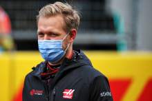 Kevin Magnussen (DEN) Haas F1 Team on the grid.