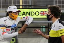 (L to R): Carlos Sainz Jr (ESP) McLaren with Fernando Alonso (ESP) Renault F1 Team.