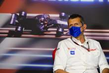冈瑟·施泰纳(ITA)·哈斯(Guenther Steiner)在国际汽联新闻发布会上担任F1车队负责人。