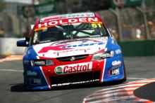 Series finale to decide V8 Supercar title battle.