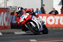 Dunlop stuns Guy Martin with Gold Cup triumph