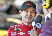 Kyle Larson pulled from race after fainting