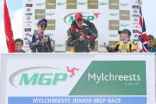 Manx Grand Prix: Redmayne edges thrilling Junior race