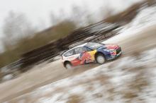 Raikkonen crashes out of the Arctic as Kubica halts rally forays