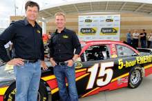 Bowyer confirms move to Waltrip Racing