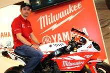 William Dunlop signs for SMR Yamaha