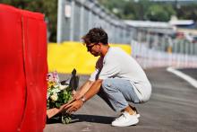 Pierre Gasly (FRA) AlphaTauri pays his respects to Anthoine Hubert. Formula 1 World Championship, Rd 14, Belgian Grand