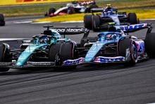(L to R): Logan Sargeant (USA) Williams Racing FW45 and Pierre Gasly (FRA) Alpine F1 Team A523 battle for position.
